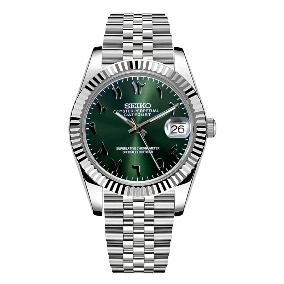 Seiko mod datejust horloge met donkergroene wijzerplaat, arabische cijfers en stalen jubilee band