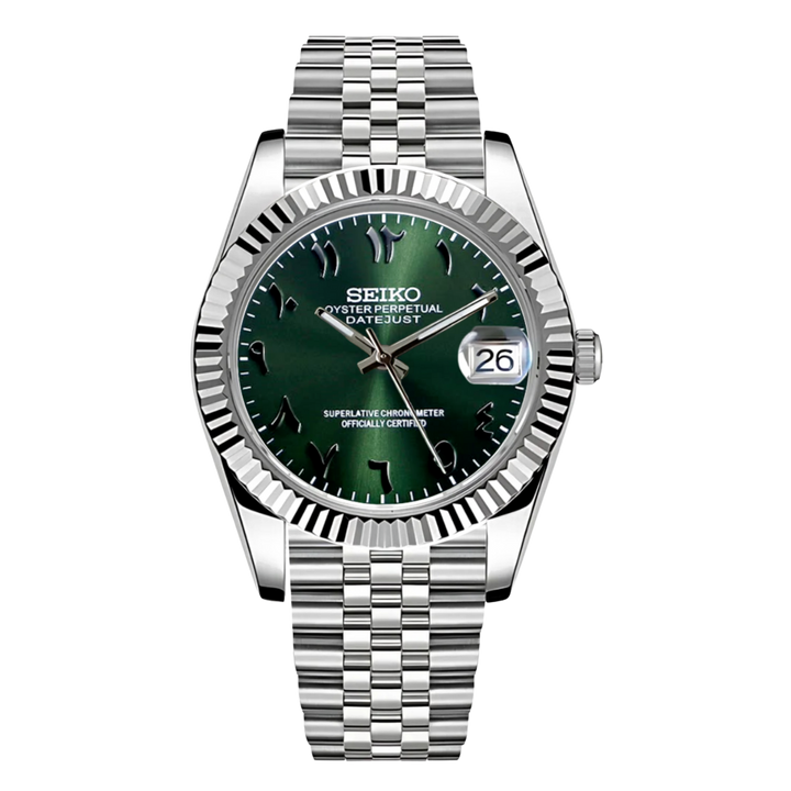 Seiko mod datejust horloge met donkergroene wijzerplaat, arabische cijfers en stalen jubilee band